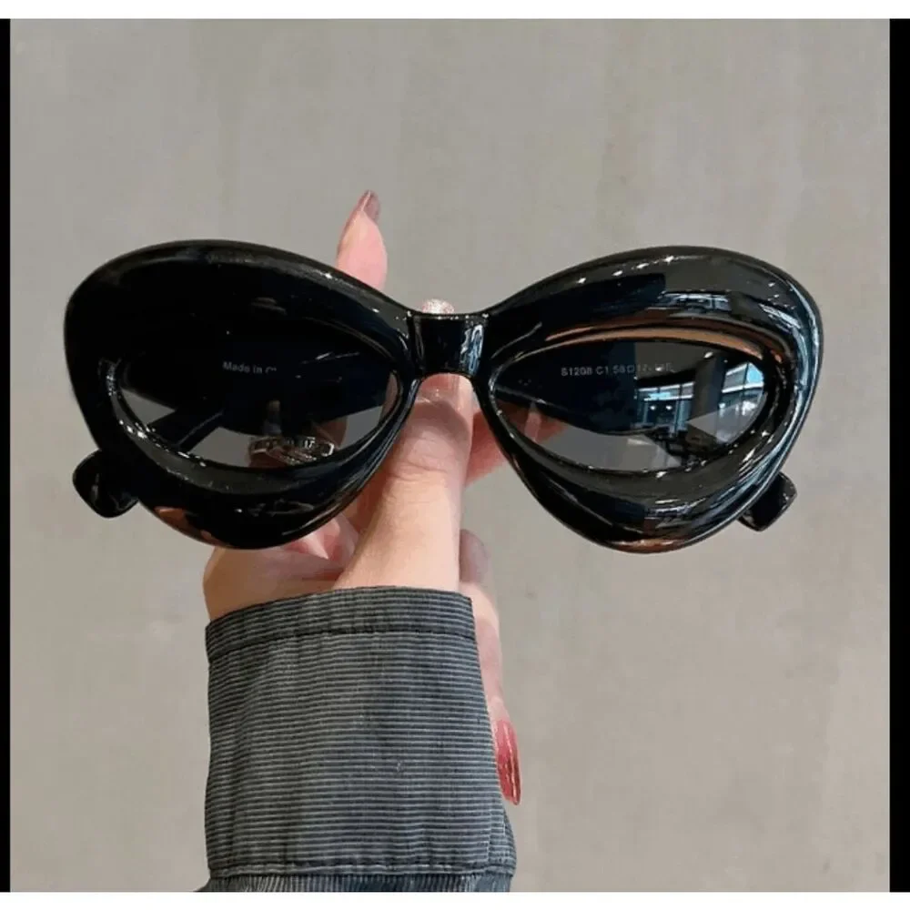 NWOT Puffy Sungalsses - Black